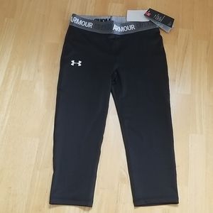 NWT Under Armour Girls Youth L Capri Leggings